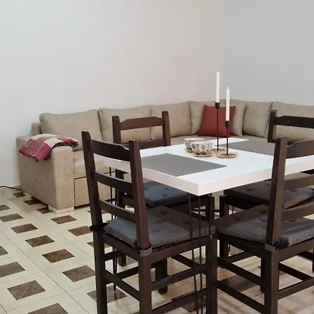 Tinka In Apartament *