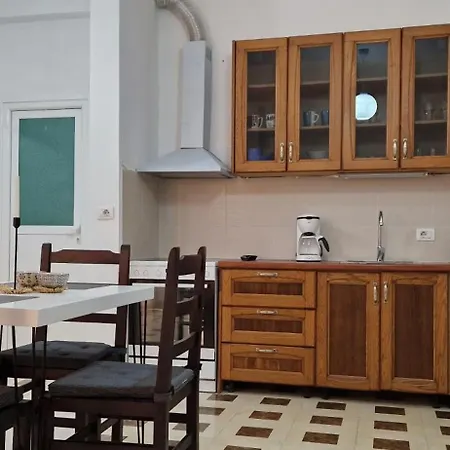 Tinka In Σαράντα